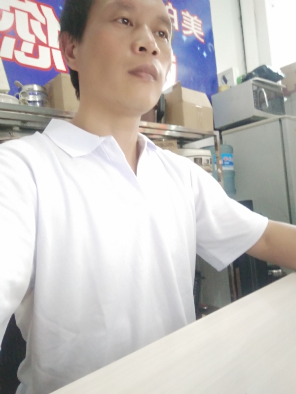 深蓝色的海的第一张照片--诏安相亲网