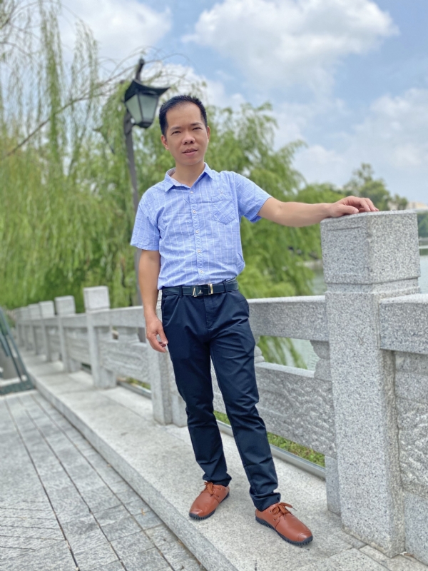 奇峰向阳的第一张照片--诏安相亲网