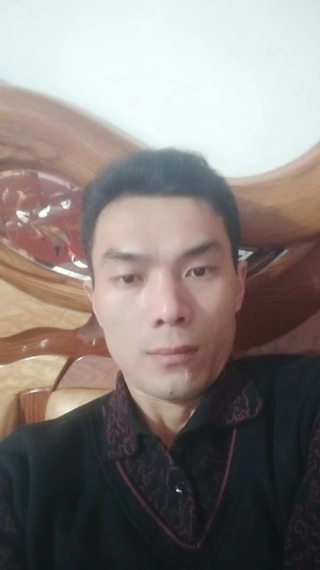 错把真心喂了狗的第四张照片--诏安相亲网
